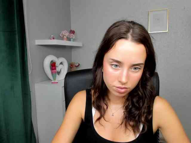 adeleLive webcam