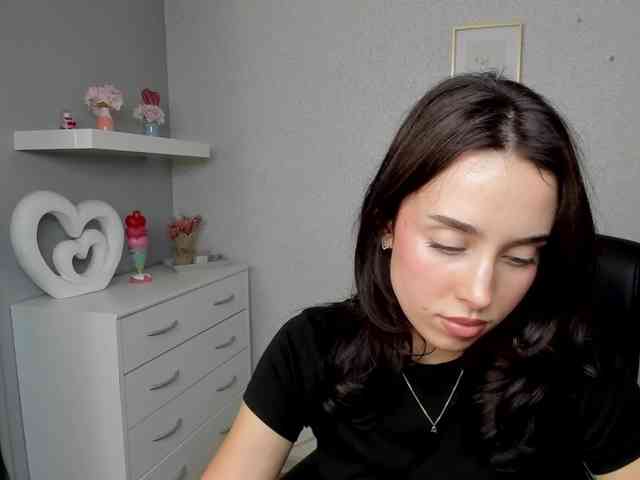 adeleLive webcam