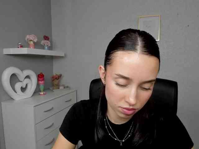 adeleLive webcam