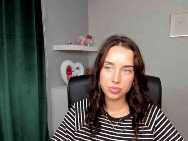 adeleLive webcam
