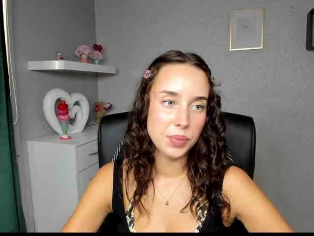 adeleLive webcam