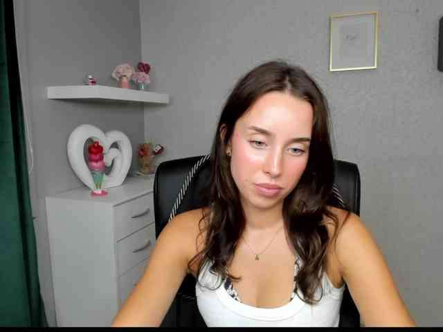 adeleLive webcam