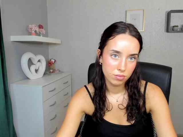 adeleLive webcam