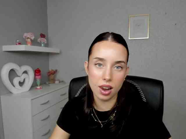adeleLive webcam