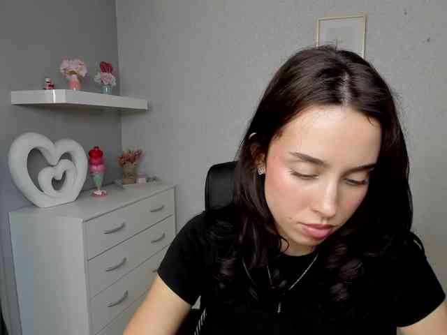 adeleLive webcam