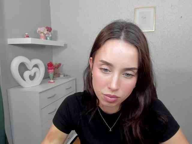 adeleLive webcam