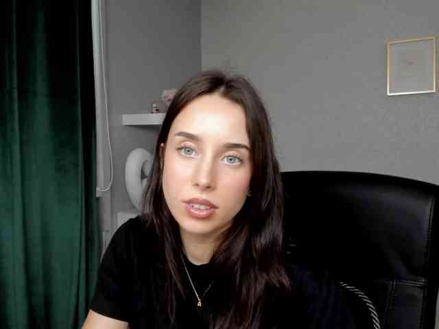 adeleLive webcam