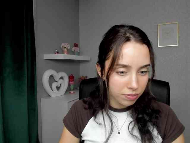 adeleLive webcam