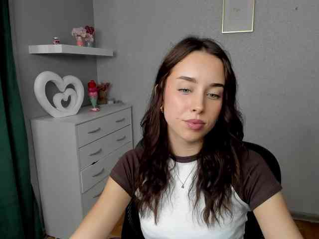 adeleLive webcam