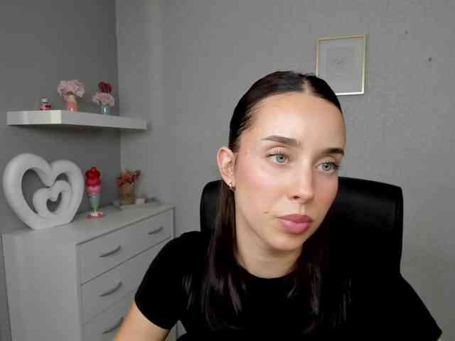 adeleLive webcam