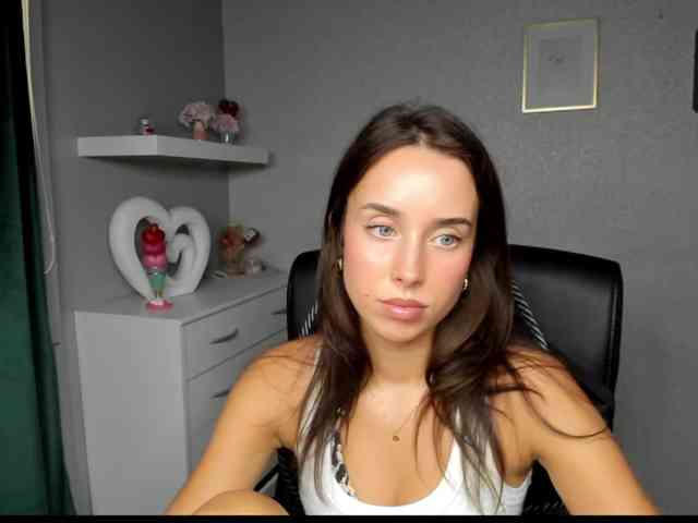 adeleLive webcam