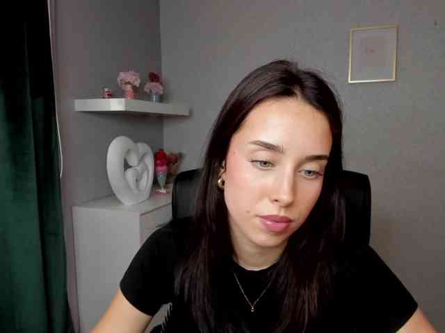 adeleLive webcam