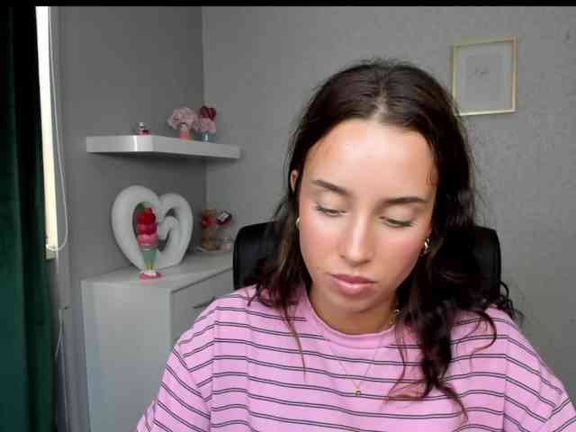adeleLive webcam