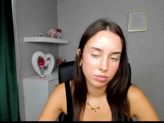 adeleLive webcam