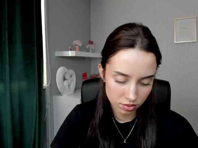 adeleLive webcam