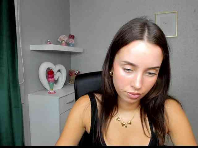 adeleLive webcam