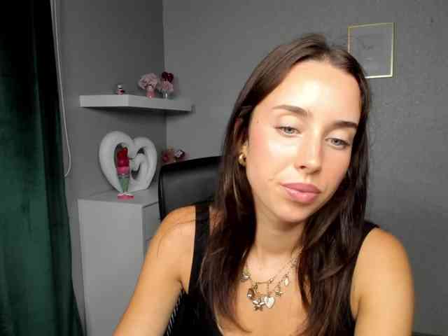 adeleLive webcam