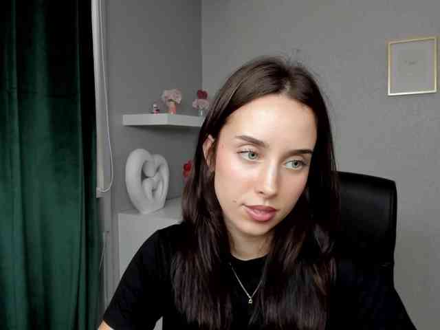 adeleLive webcam