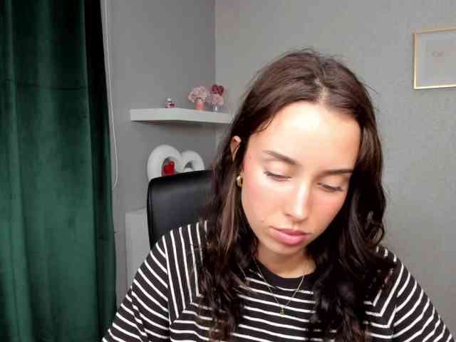 adeleLive webcam