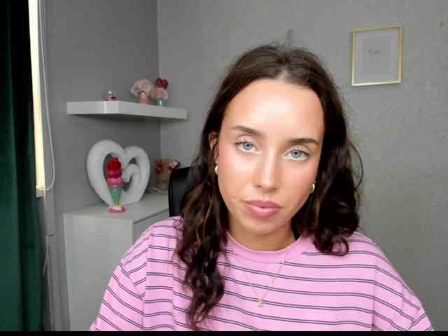 adeleLive webcam
