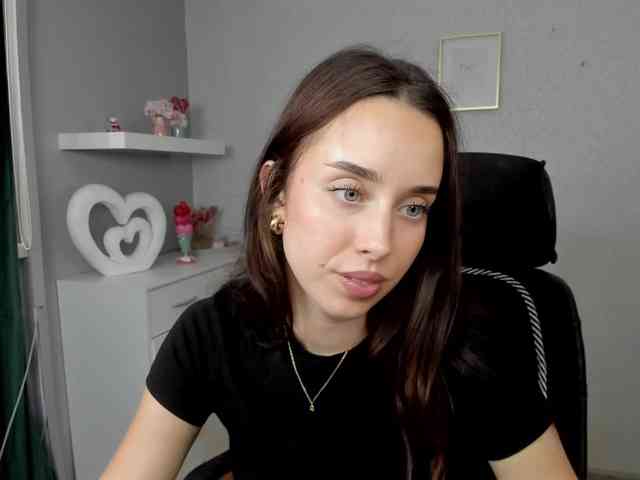 adeleLive webcam