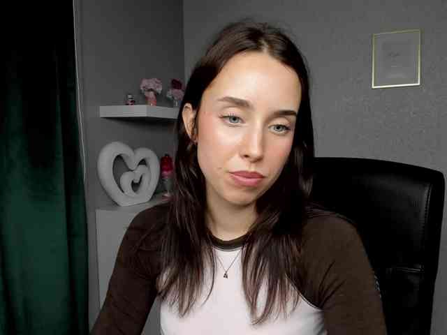 adeleLive webcam