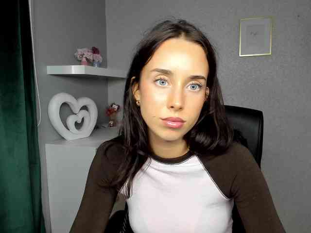 adeleLive webcam