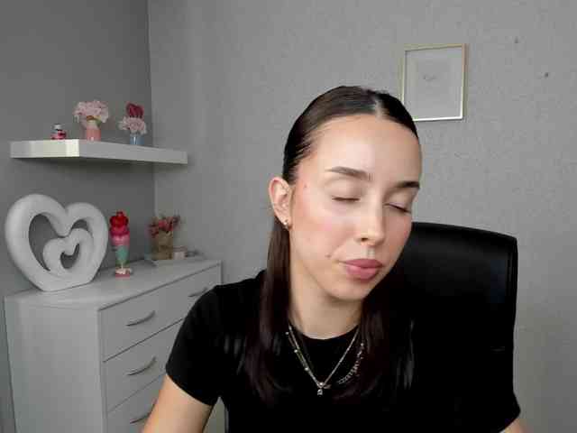 adeleLive webcam