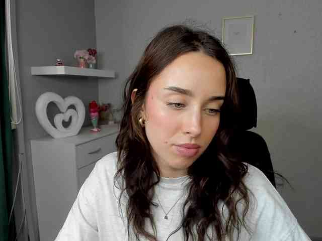 adeleLive webcam