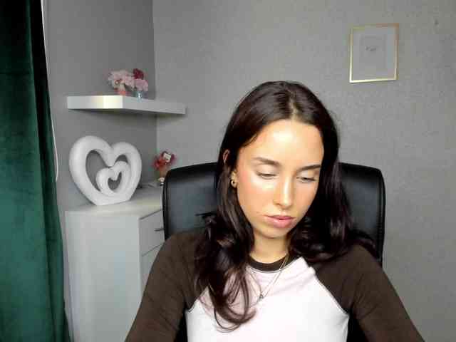 adeleLive webcam