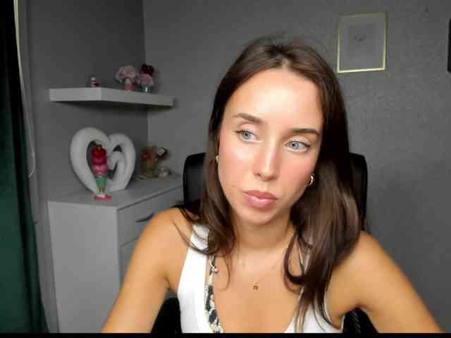 adeleLive webcam