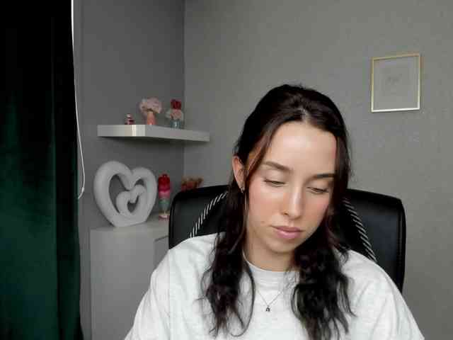adeleLive webcam