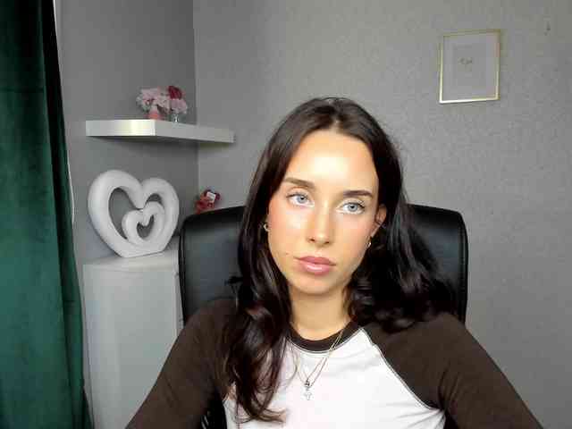 adeleLive webcam