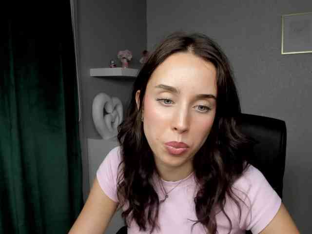 adeleLive webcam