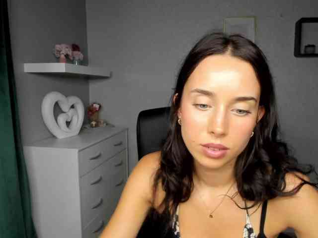 adeleLive webcam