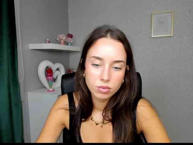 adeleLive webcam