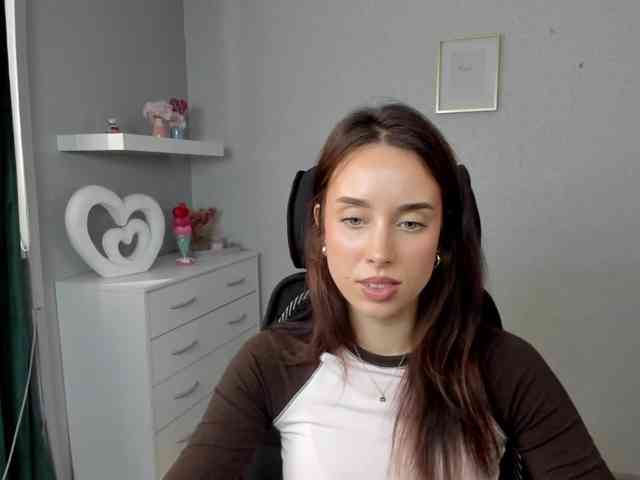 adeleLive webcam
