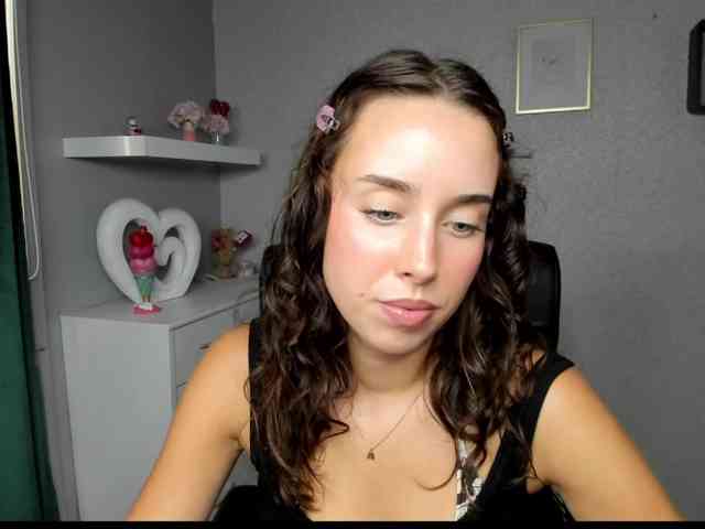 adeleLive webcam