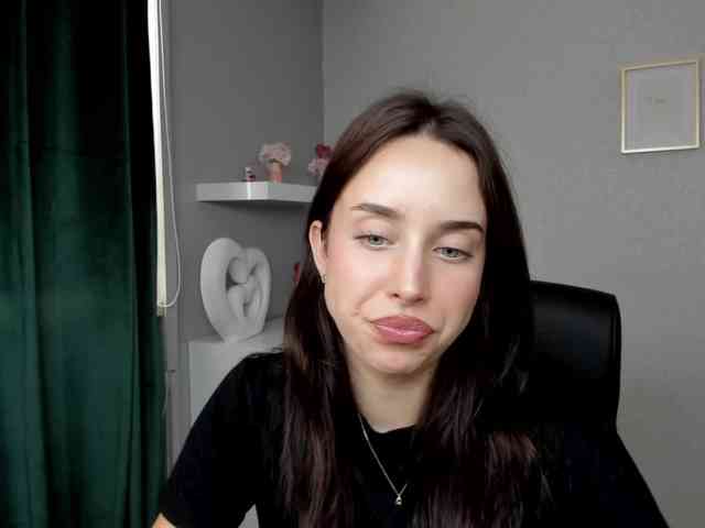 adeleLive webcam