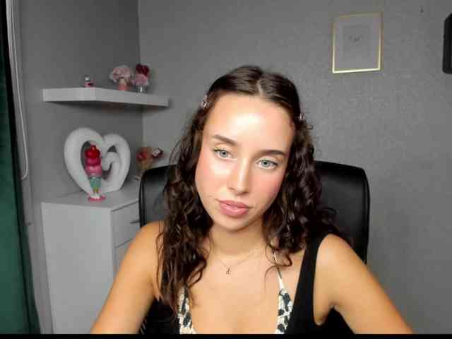 adeleLive webcam