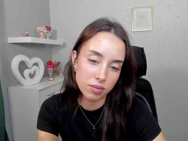 adeleLive webcam