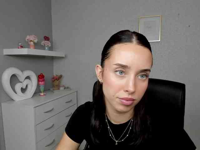 adeleLive webcam