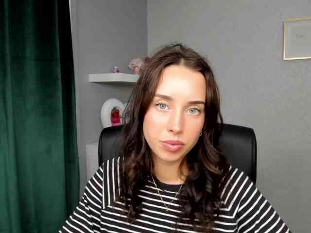 adeleLive webcam
