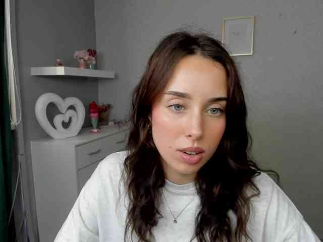 adeleLive webcam