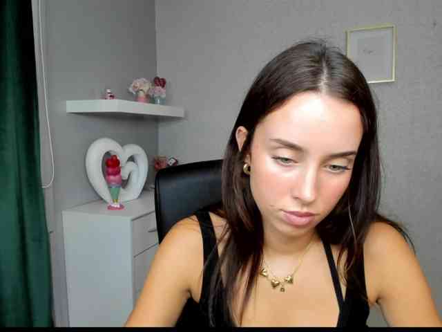 adeleLive webcam