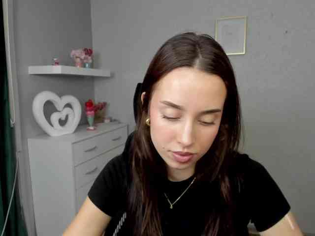 adeleLive webcam