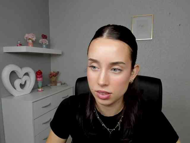 adeleLive webcam