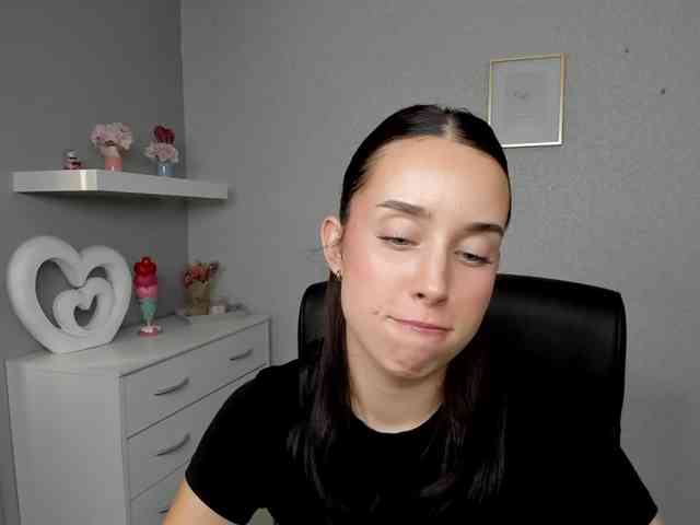 adeleLive webcam