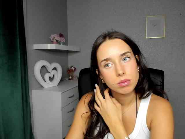 adeleLive Live Webcam on BongaCams