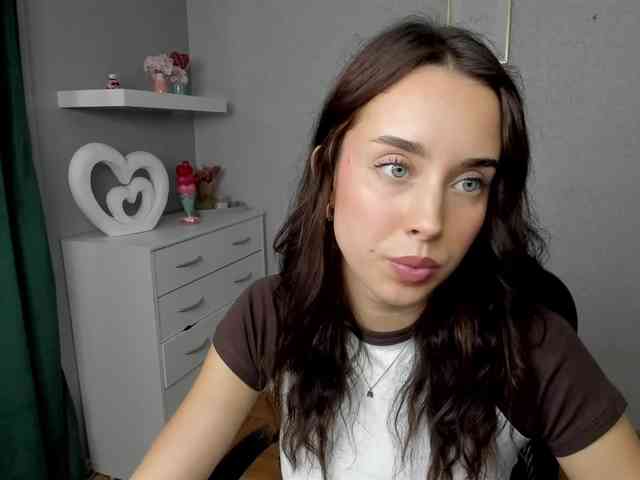 adeleLive webcam